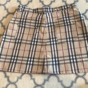 Burberry mini skirt